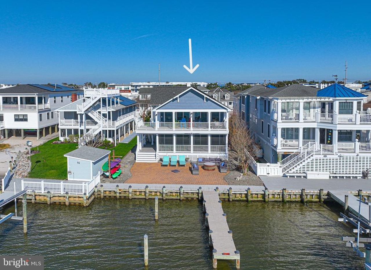  Real Estate for Sale - 1502 Bay St in Fenwick Island Photo 2