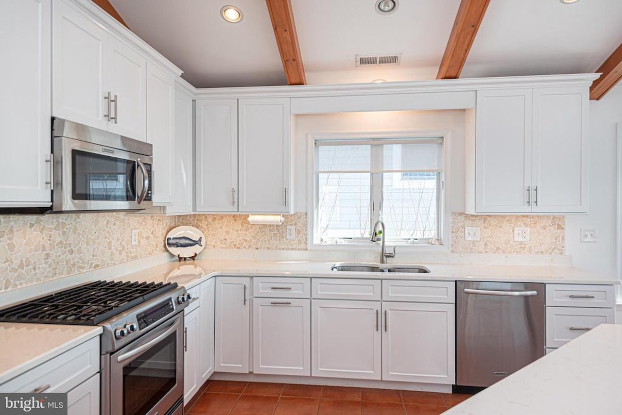 Real Estate for Sale - 1502 Bay St in Fenwick Island Photo 15