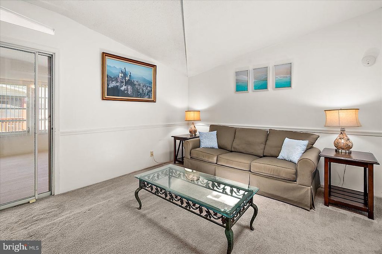  Real Estate for Sale - 4 Anchor Way Dr in Berlin Photo 10