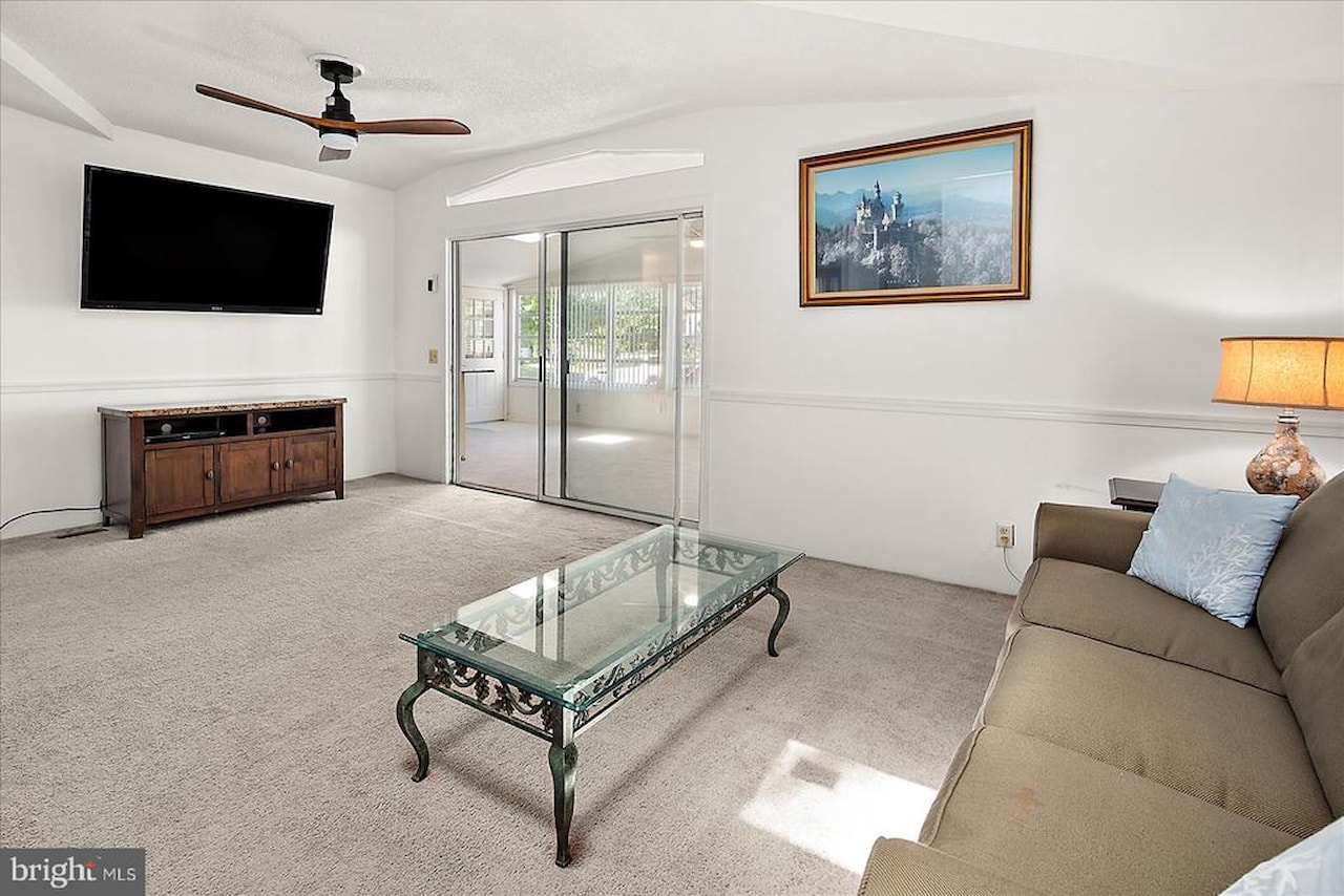  Real Estate for Sale - 4 Anchor Way Dr in Berlin Photo 11