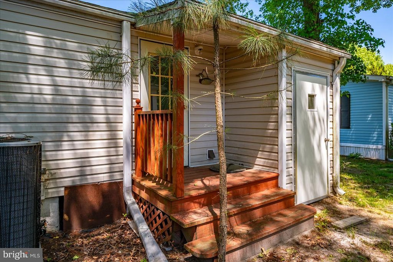  Real Estate for Sale - 4 Anchor Way Dr in Berlin Photo 35