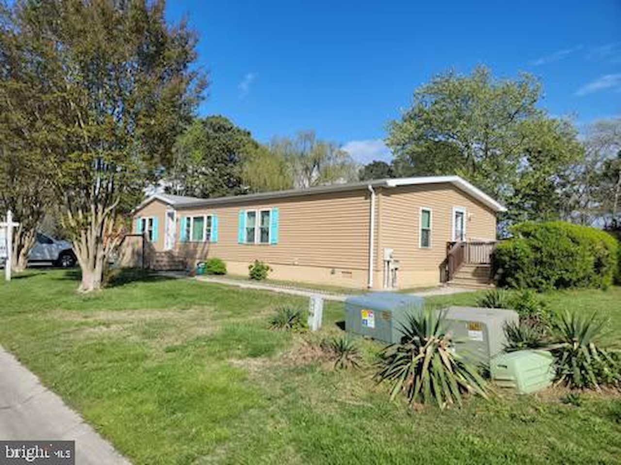  Real Estate for Sale - 2 Coastal Dr in Berlin Photo 2