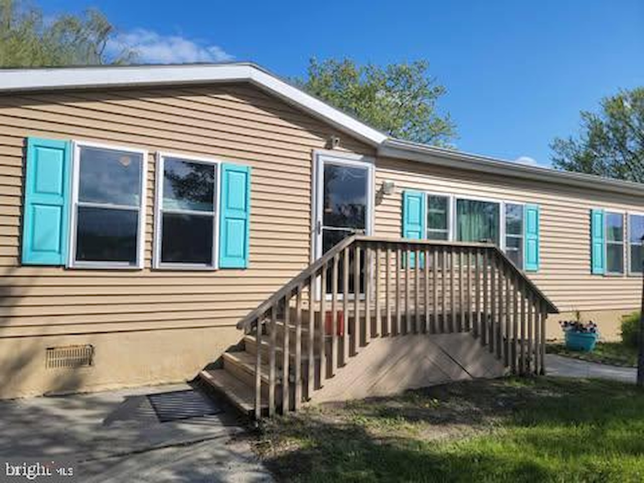  Real Estate for Sale - 2 Coastal Dr in Berlin Photo 4