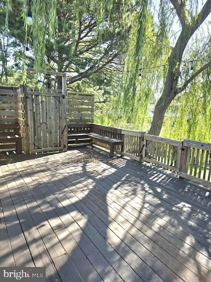 Real Estate for Sale - 2 Coastal Dr in Berlin Photo 10