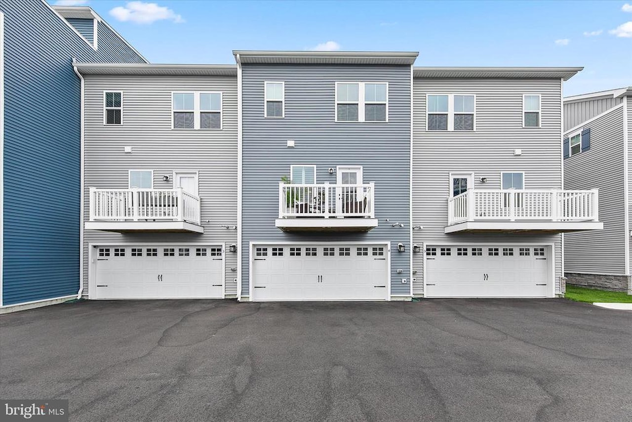  Real Estate for Sale - 12239 Hidden Bay Dr #4 in Berlin Photo 24