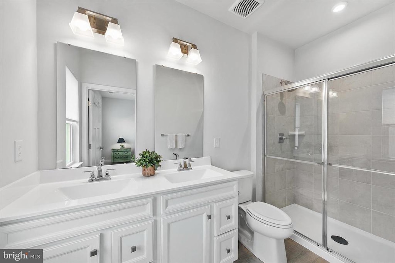  Real Estate for Sale - 12239 Hidden Bay Dr #4 in Berlin Photo 18