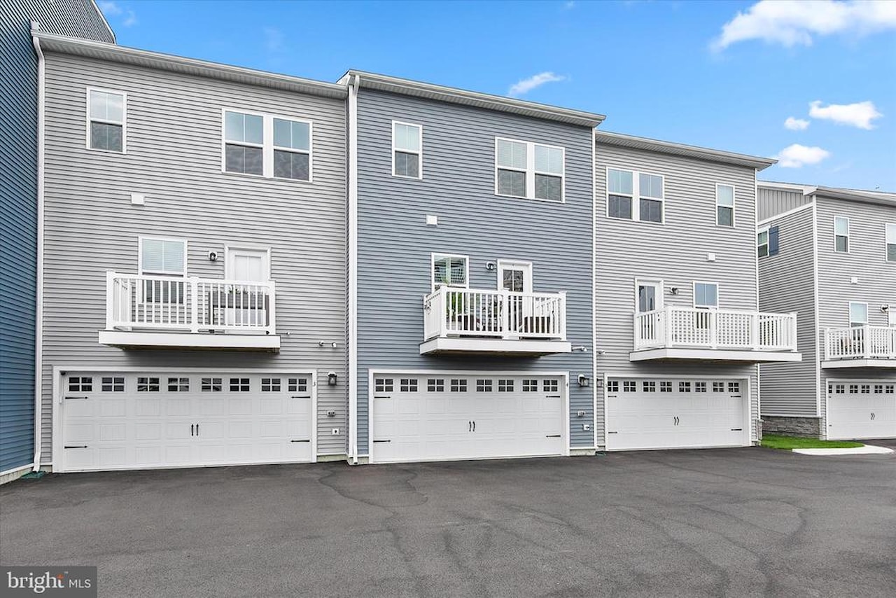  Real Estate for Sale - 12239 Hidden Bay Dr #4 in Berlin Photo 25