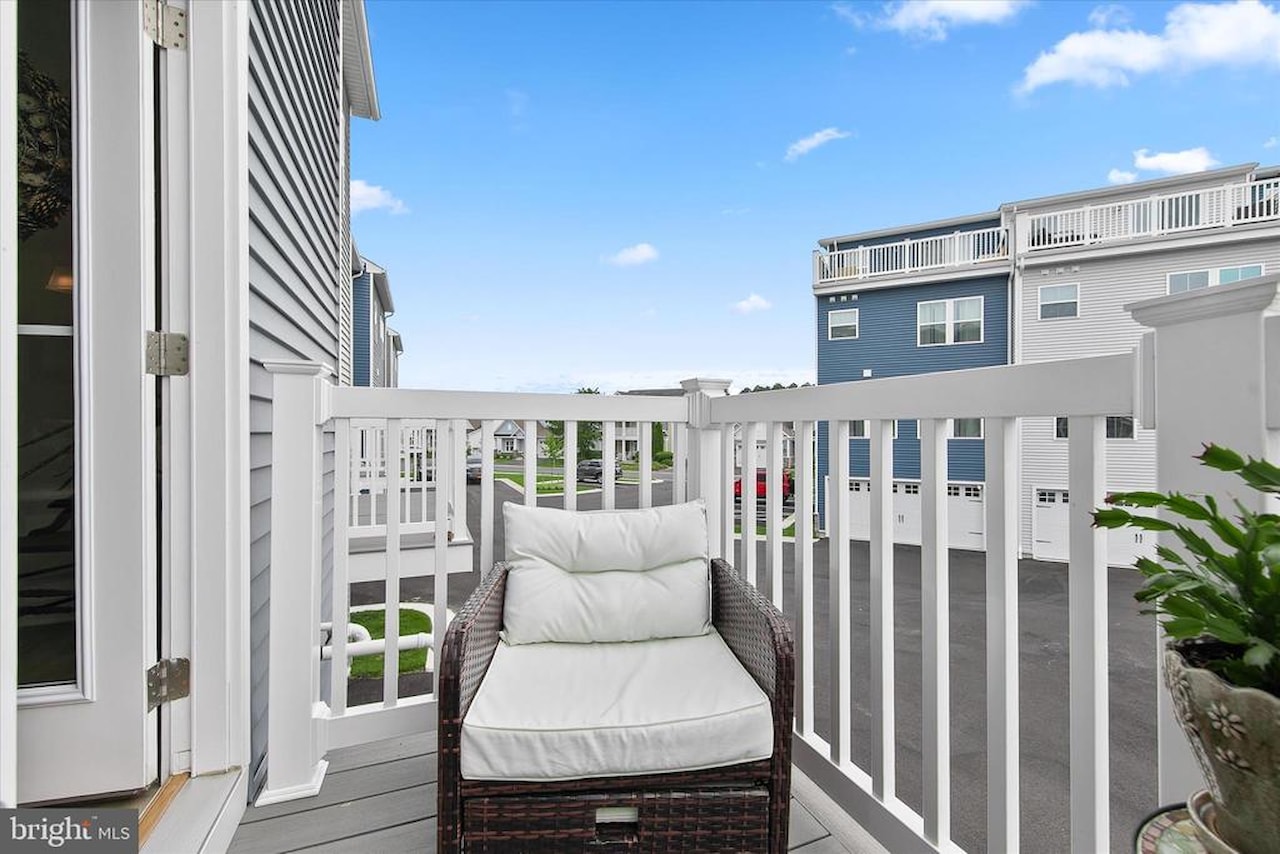  Real Estate for Sale - 12239 Hidden Bay Dr #4 in Berlin Photo 8