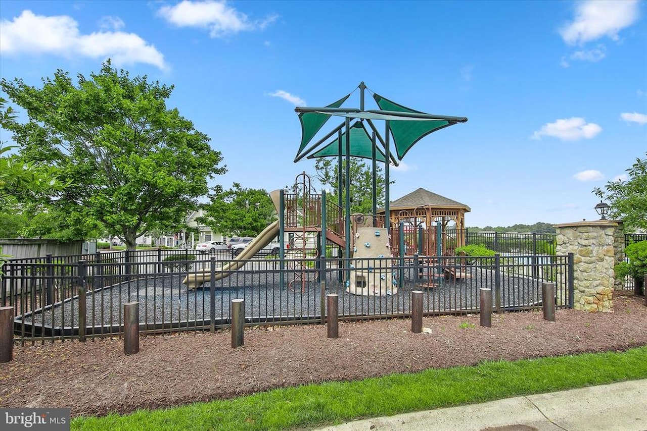  Real Estate for Sale - 12239 Hidden Bay Dr #4 in Berlin Photo 44