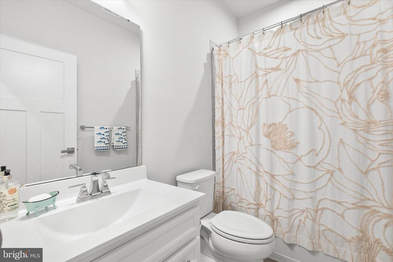  Real Estate for Sale - 12239 Hidden Bay Dr #4 in Berlin Photo 21