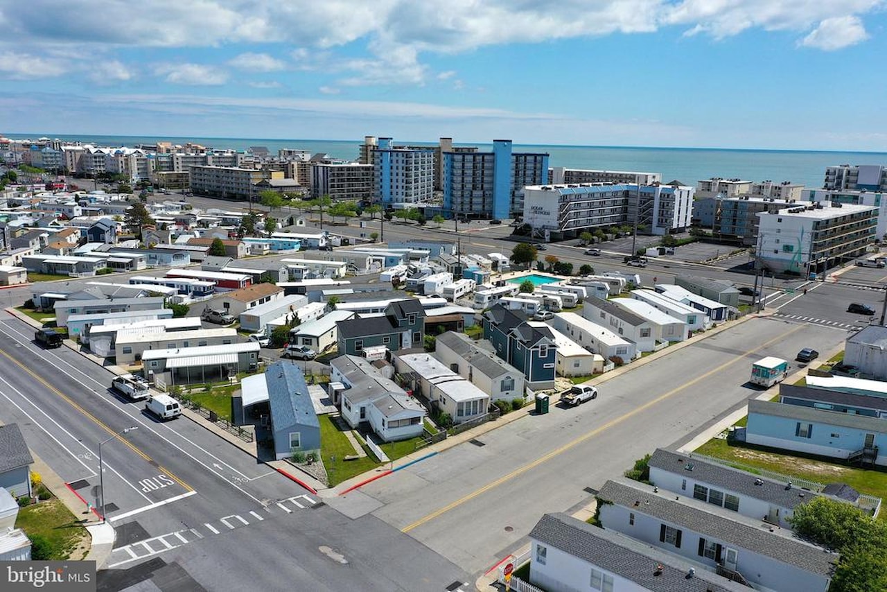  Real Estate for Sale - 120 133rd St in Ocean City Photo 3