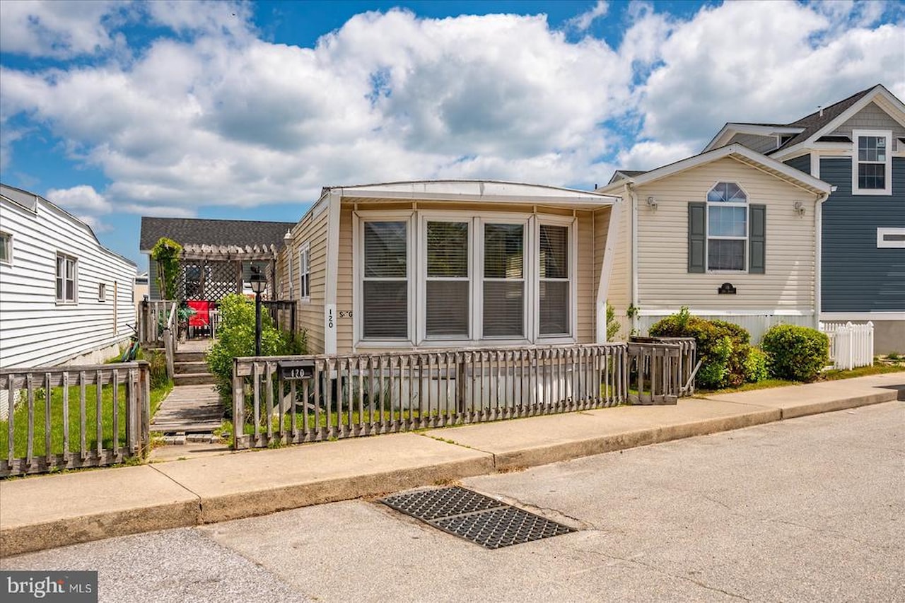 Real Estate for Sale - 120 133rd St in Ocean City Photo 8