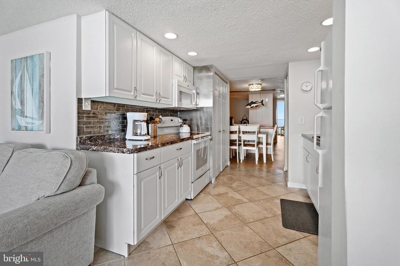Century 1 Real Estate for Sale - 9900 Coastal Hwy #1401 in Ocean City Photo 9