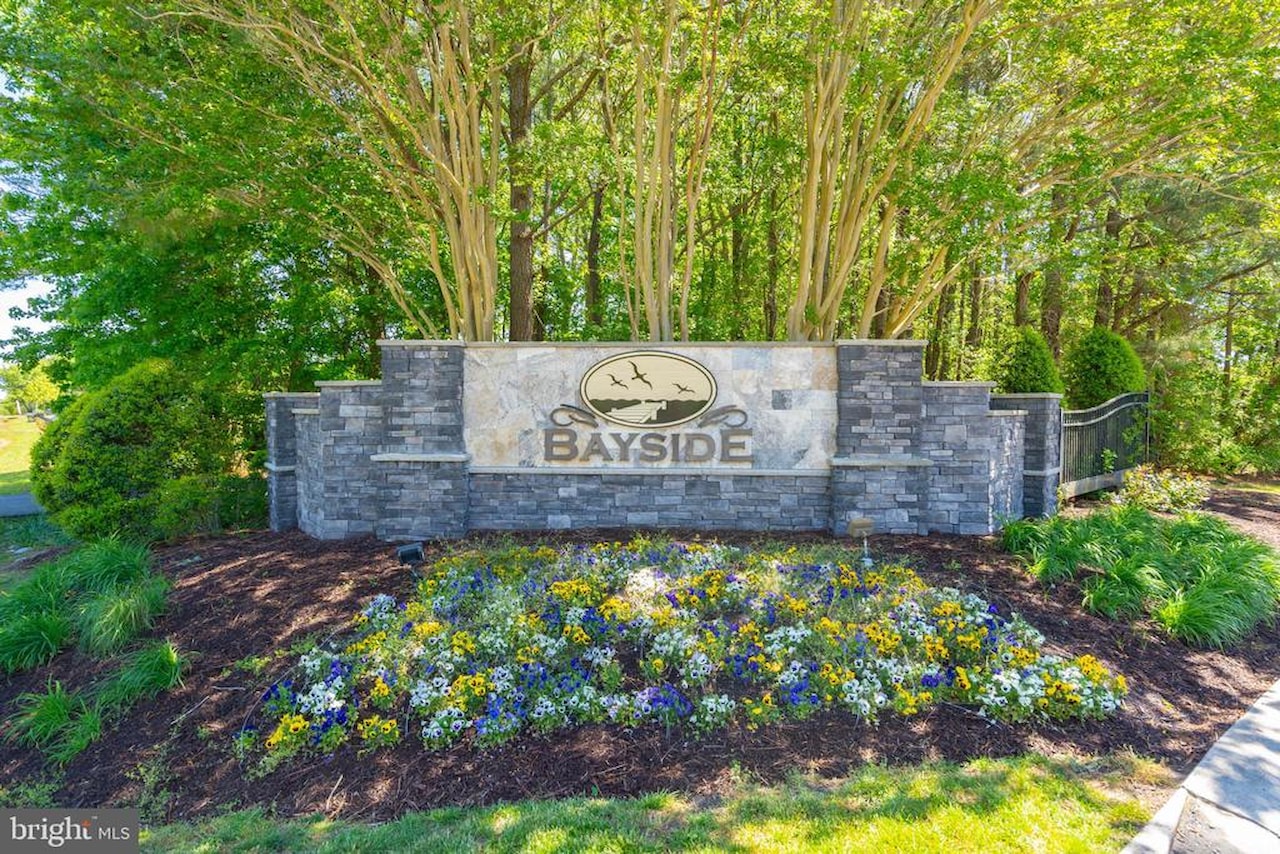  Real Estate for Sale - 12159 Snug Harbor Rd in Berlin Photo 2