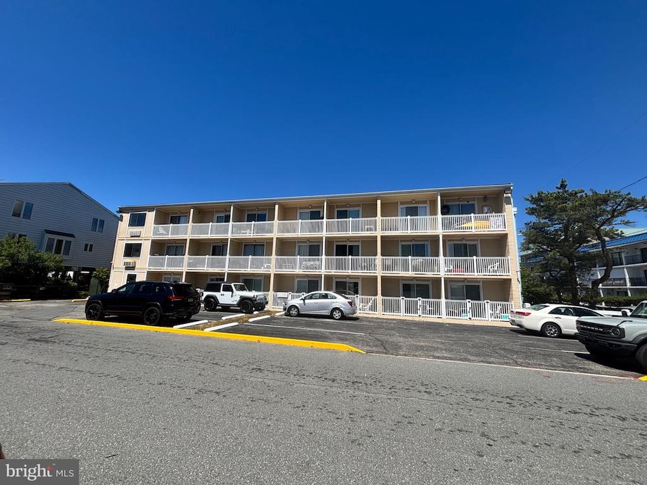 Marshall Inn Real Estate for Sale - 11 62nd St #316 in Ocean City Photo 2