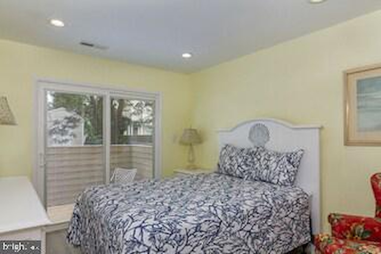 Admirals Bridge Real Estate for Sale - 40118 N Carolina Ave in Fenwick Island Photo 5