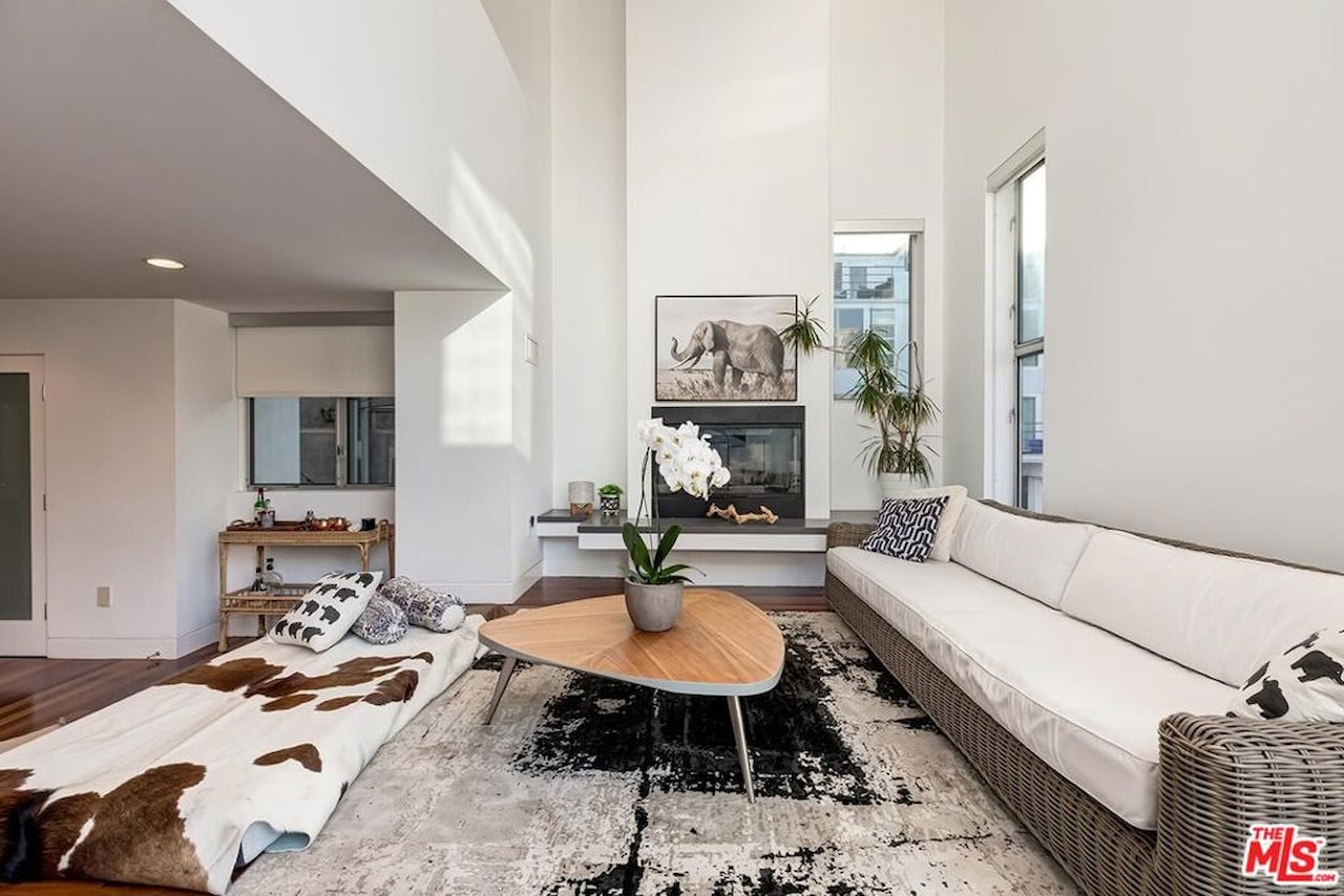 111 Eastwind St, Marina del Rey