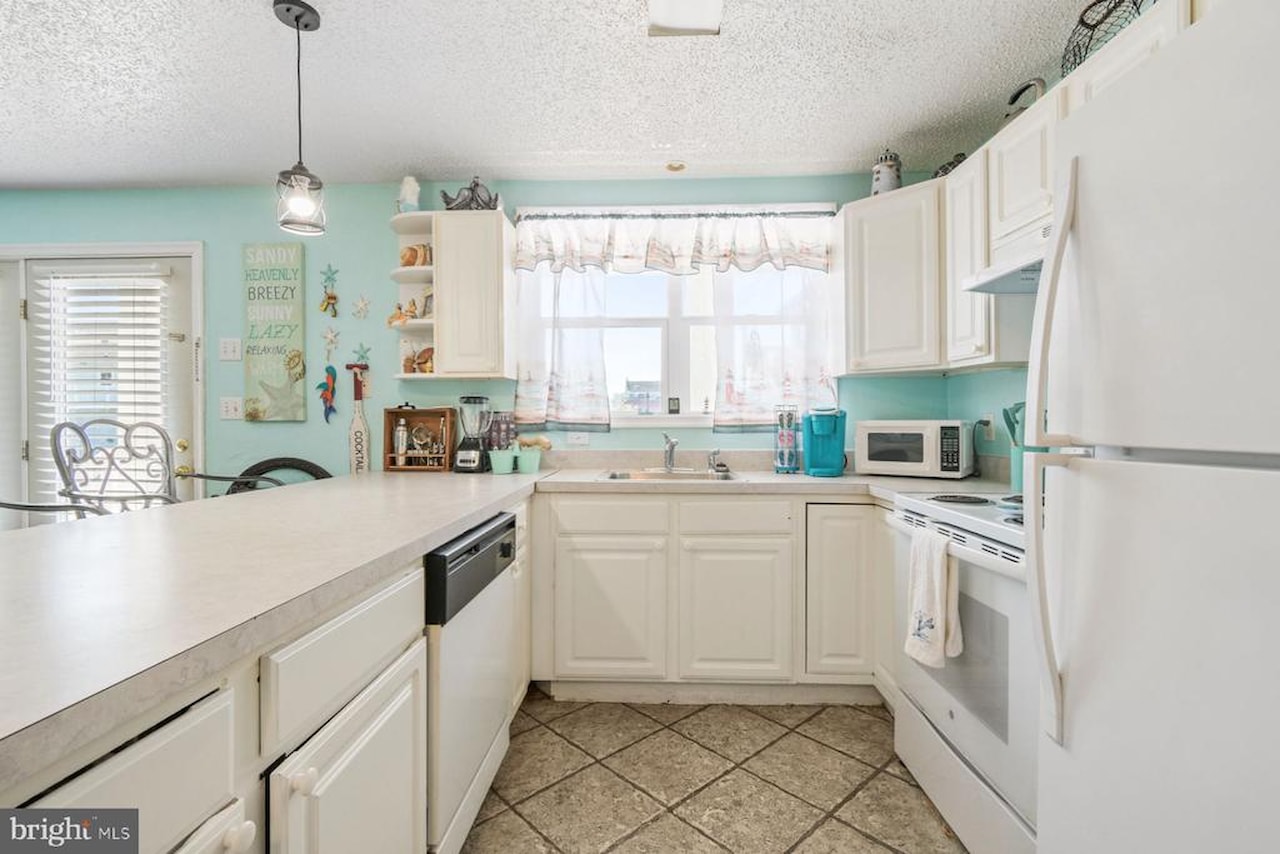 Jocelyn Manor Real Estate for Sale - 207 8th St #103C in Ocean City Photo 9