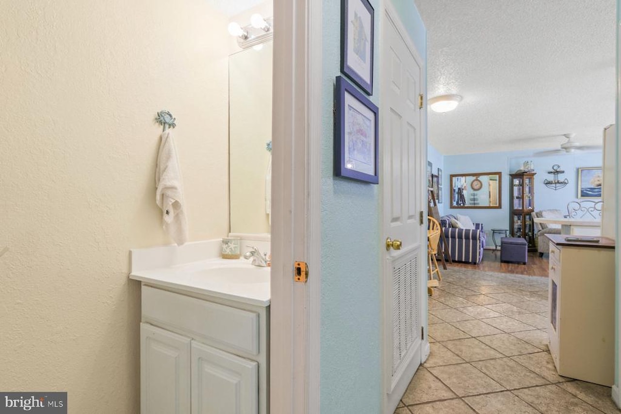 Jocelyn Manor Real Estate for Sale - 207 8th St #103C in Ocean City Photo 20