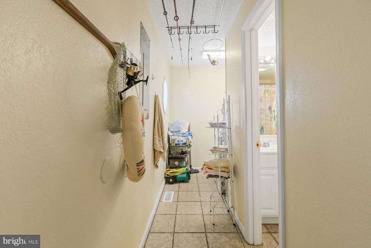 Jocelyn Manor Real Estate for Sale - 207 8th St #103C in Ocean City Photo 16