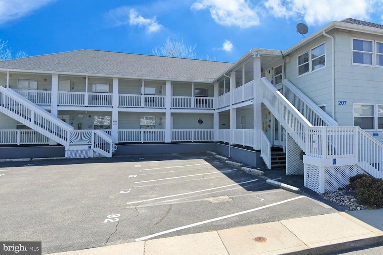 Jocelyn Manor Real Estate for Sale - 207 8th St #103C in Ocean City