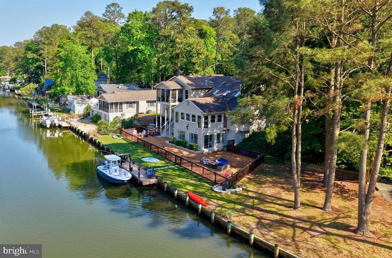  Real Estate for Sale - 19 Duck Cove in Ocean Pines Photo 2