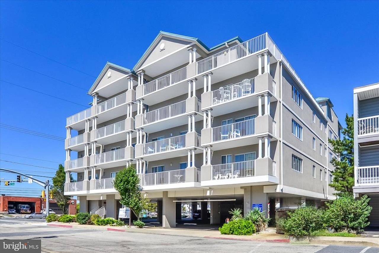 Casa Del Mare Real Estate for Sale - 7402 Coastal Hwy #204 in Ocean City