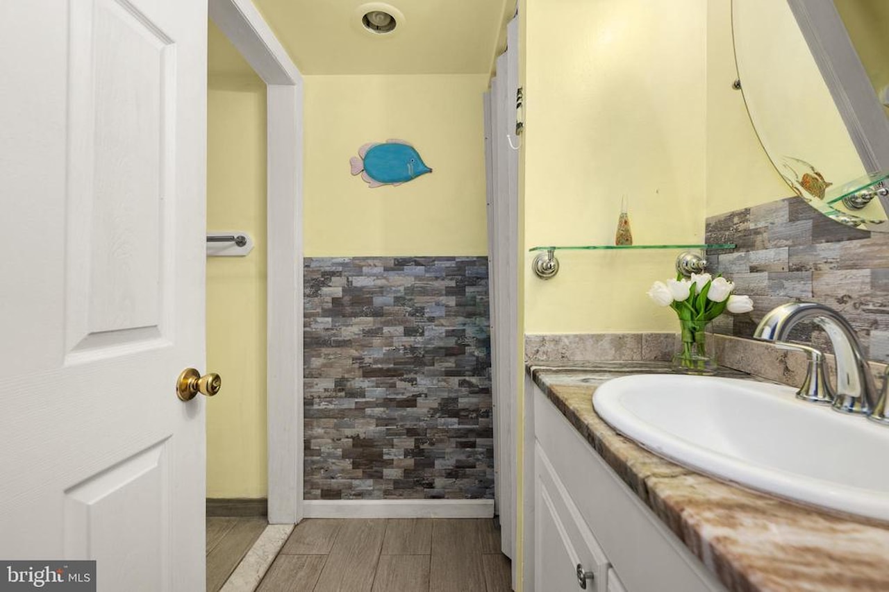 Golden Sands Real Estate for Sale - 10900 Coastal Hwy #910 in Ocean City Photo 17