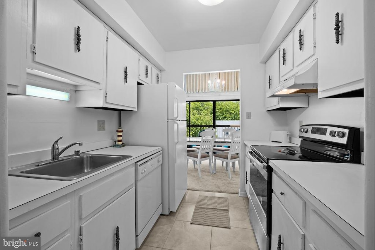 Tiburon I Real Estate for Sale - 14007 Sand Dune Rd #11A in Ocean City Photo 8