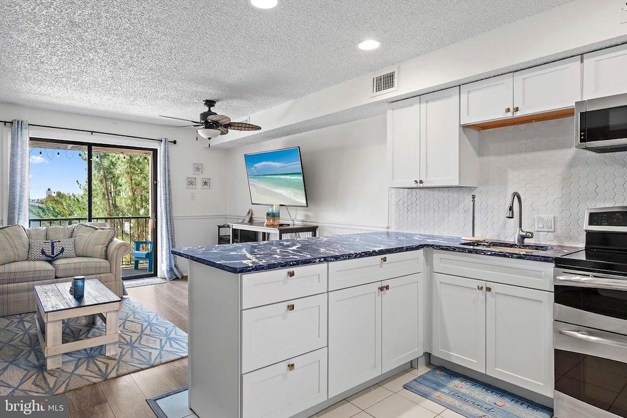 Jamaica Bay Real Estate for Sale - 204 33rd St #20502 in Ocean City Photo 2