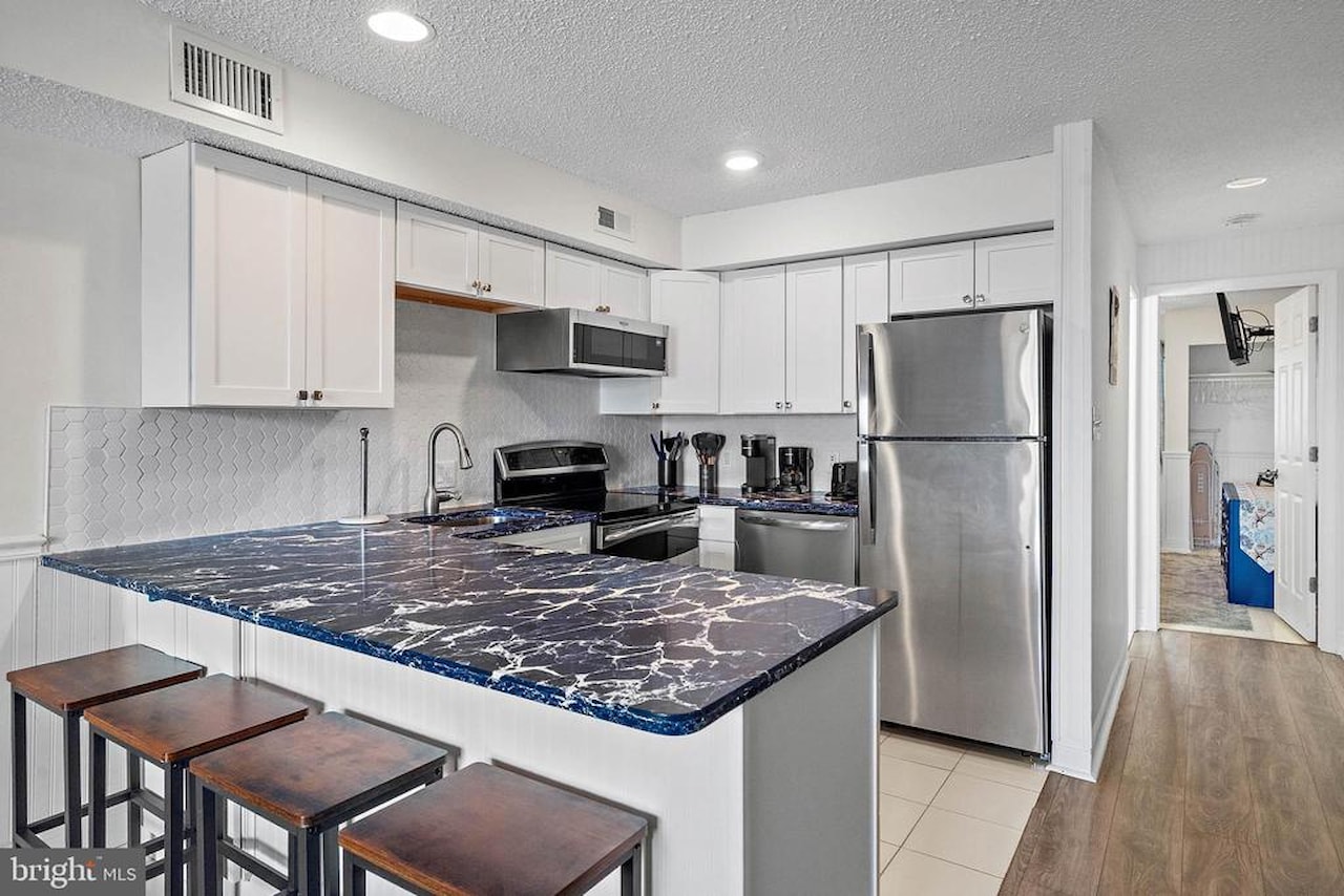 Jamaica Bay Real Estate for Sale - 204 33rd St #20502 in Ocean City Photo 4