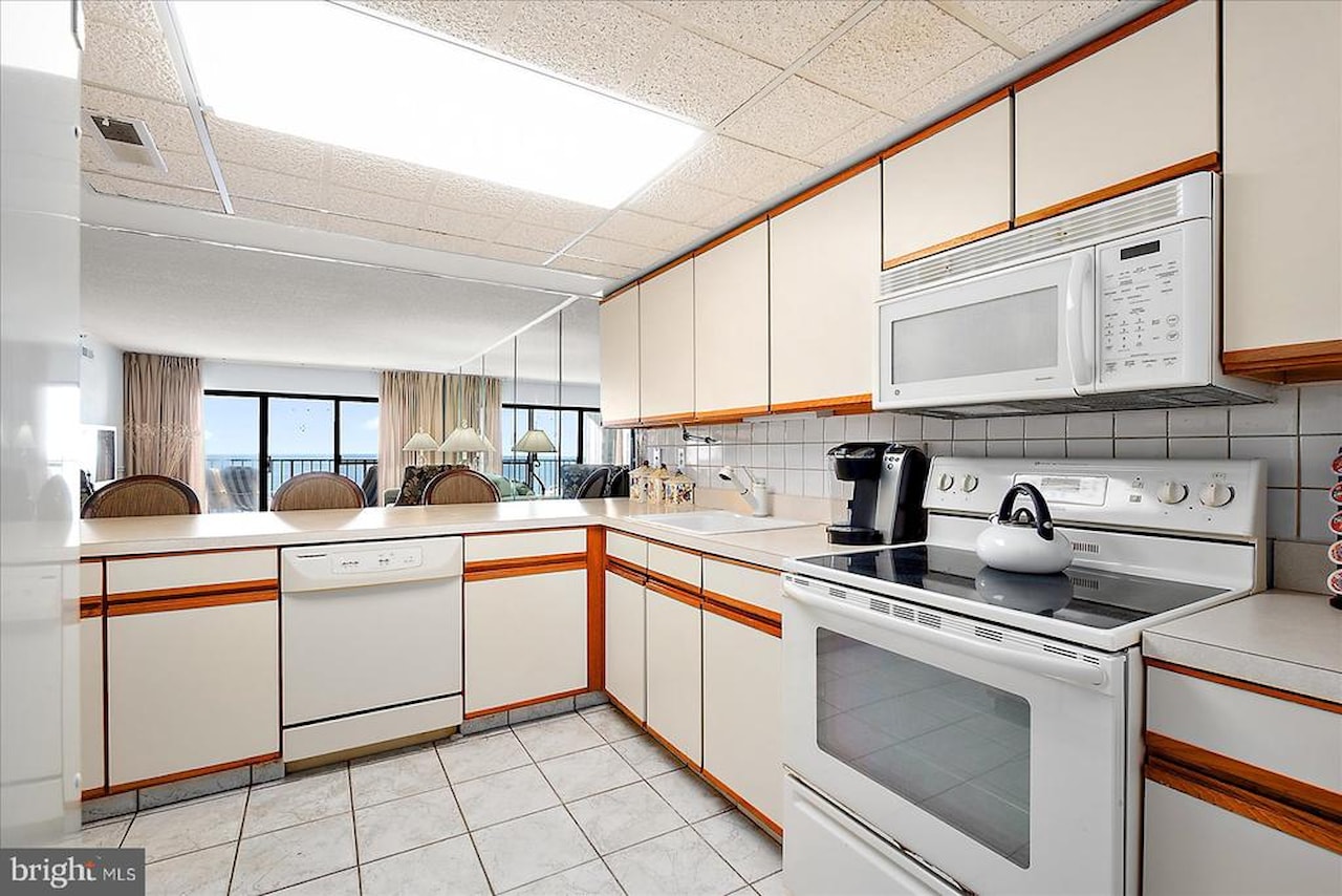 Plaza Real Estate for Sale - 9800 Coastal Hwy #910 in Ocean City Photo 14