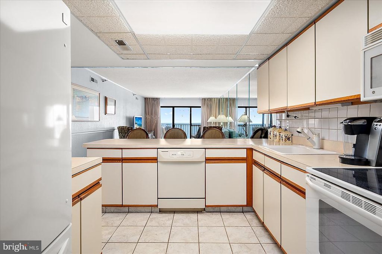 Plaza Real Estate for Sale - 9800 Coastal Hwy #910 in Ocean City Photo 15