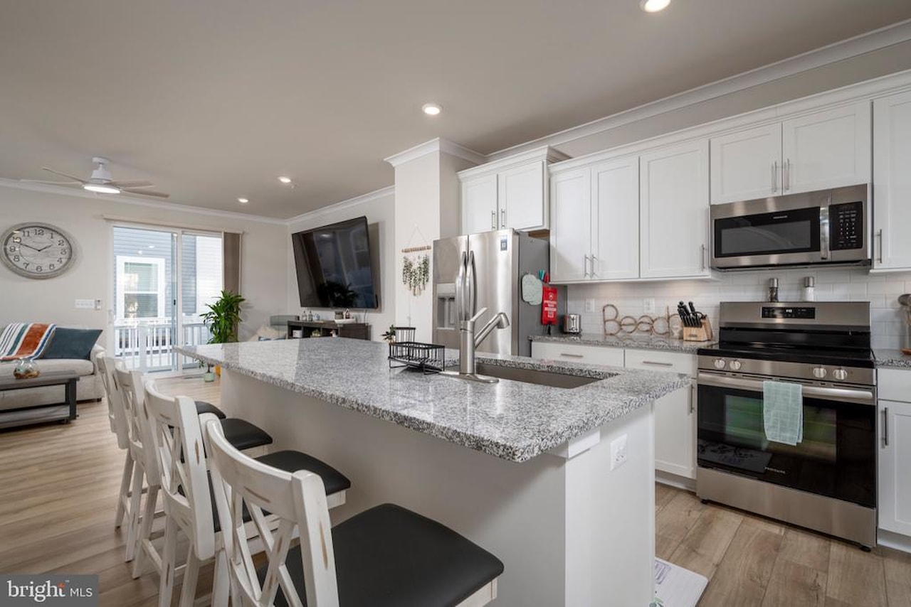  Real Estate for Sale - 104 142nd St #104B in Ocean City Photo 6