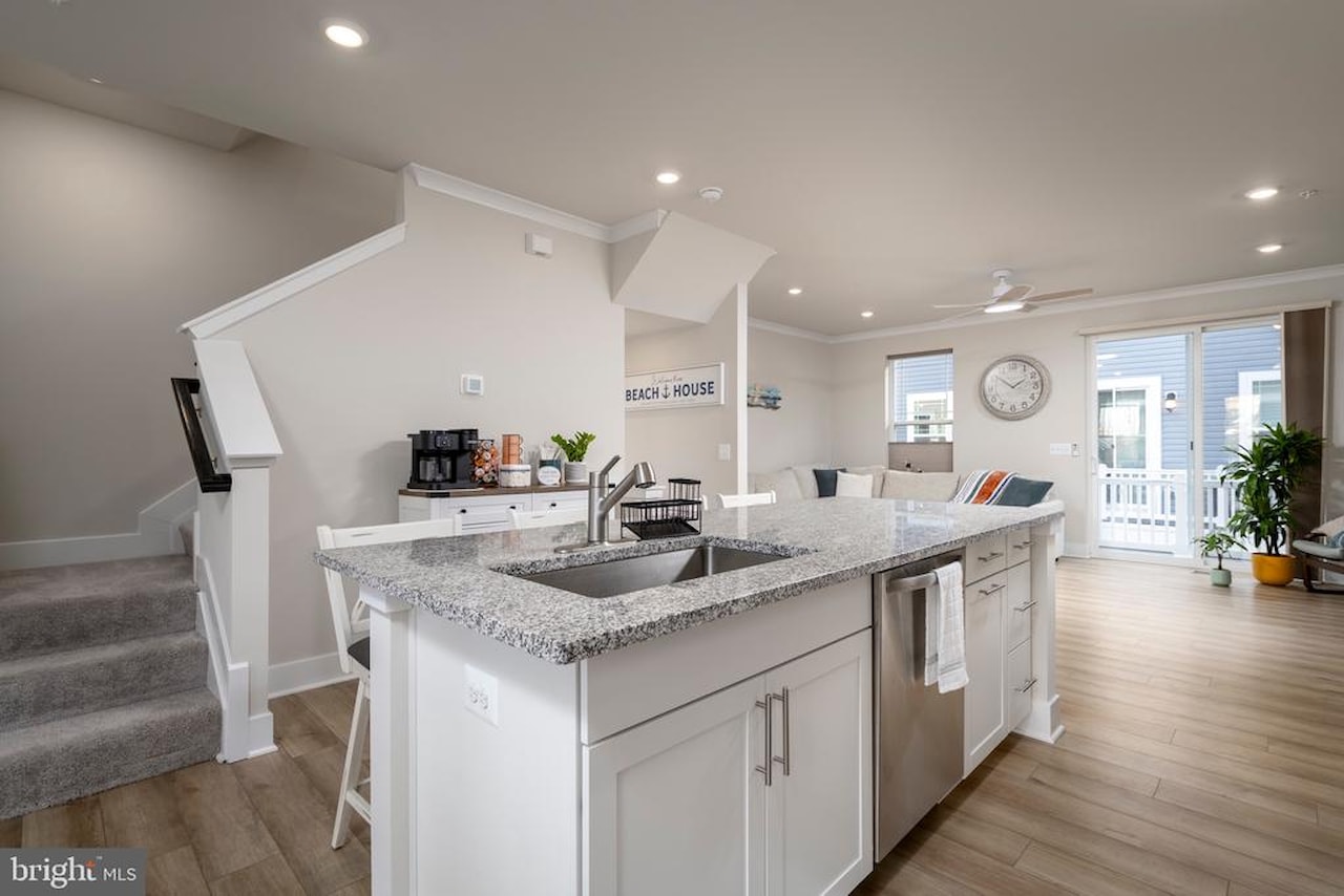  Real Estate for Sale - 104 142nd St #104B in Ocean City Photo 8