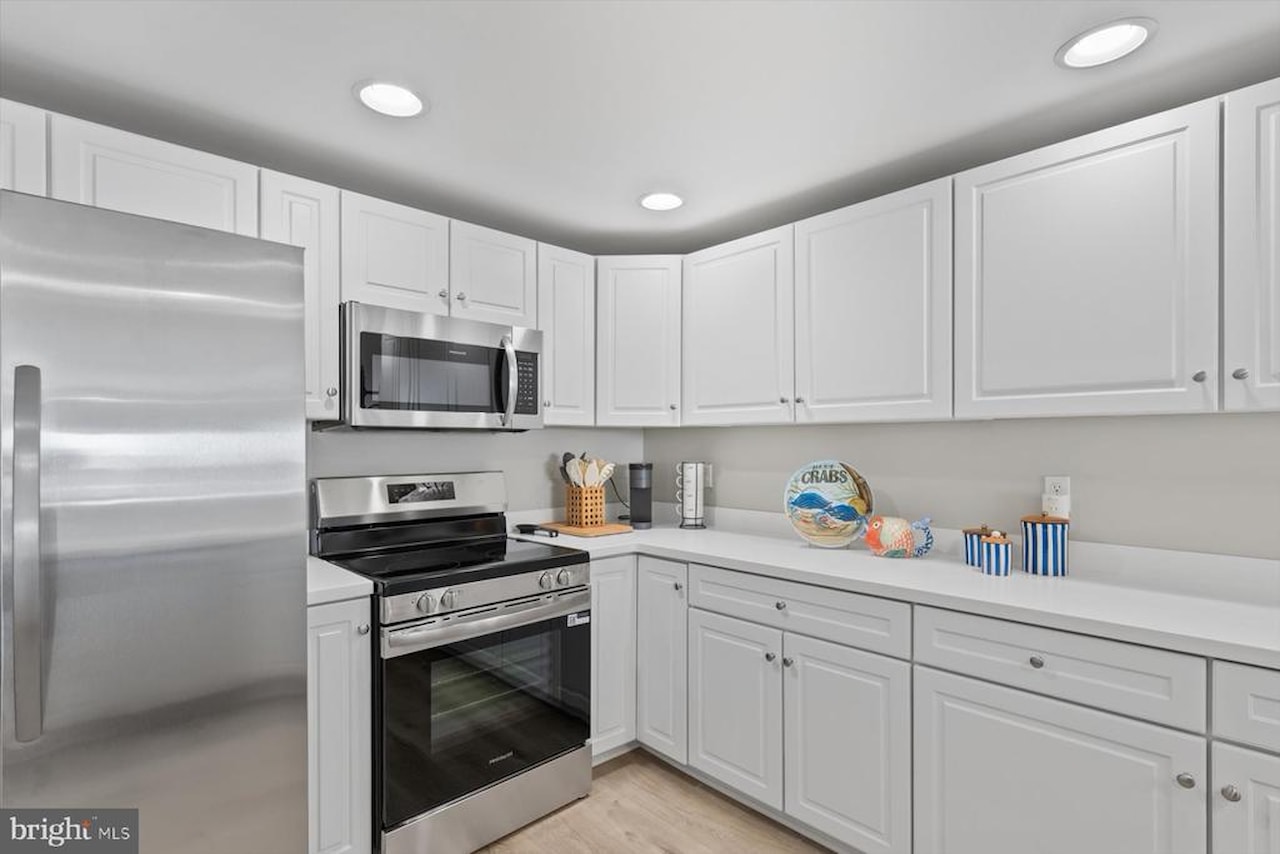 Astoria Real Estate for Sale - 4500 Coastal Hwy #407 in Ocean City Photo 6