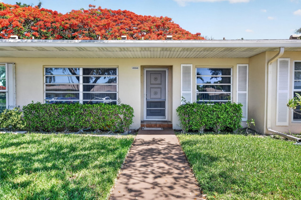 20846 Vinesta Circle Boca Raton, FL 33433 | MLS B26044238