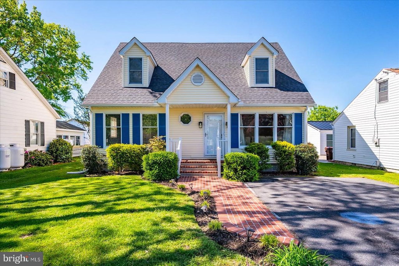  Real Estate for Sale - 12912 Pine St in Ocean City Photo 2