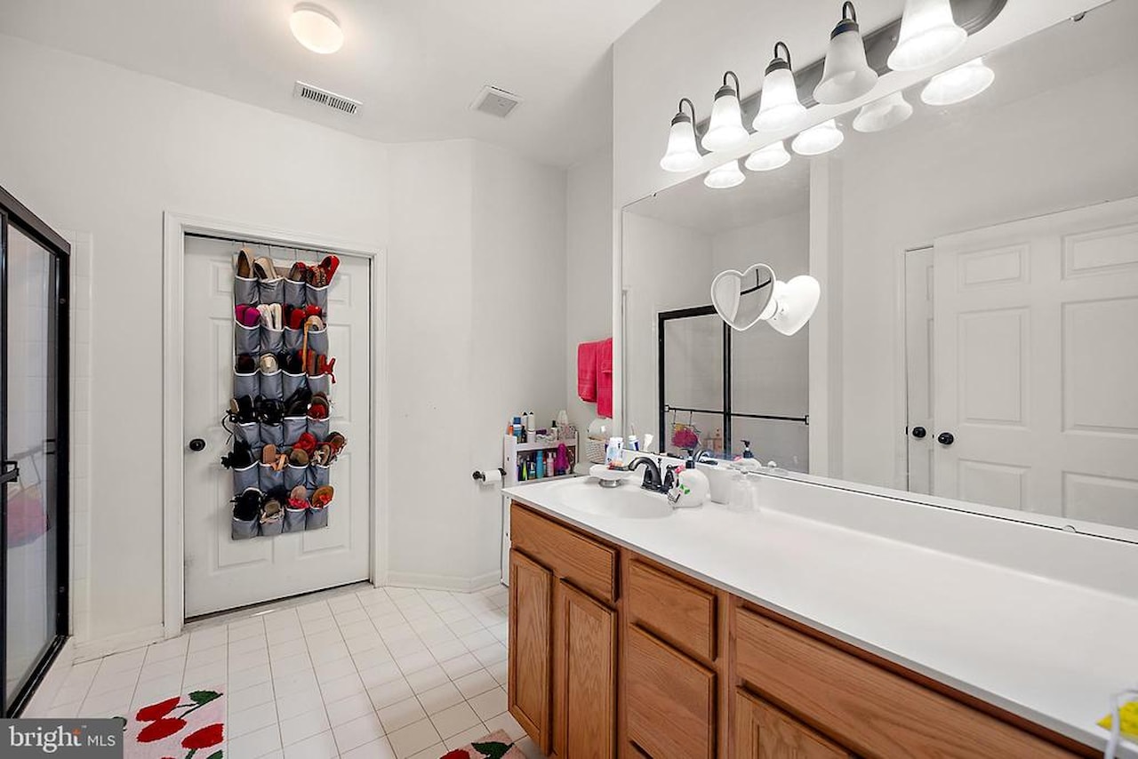  Real Estate for Sale - 508 Sunlight Ln #2 in Berlin Photo 25