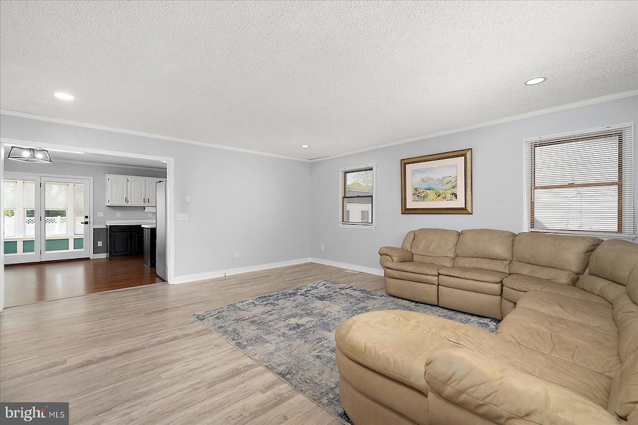  Real Estate for Sale - 12912 Pine St in Ocean City Photo 8