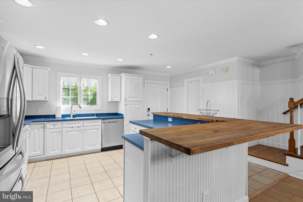 Ocean Village At Old Real Estate for Sale - 9717-3 Village Ln #9709C in Ocean City Photo 11