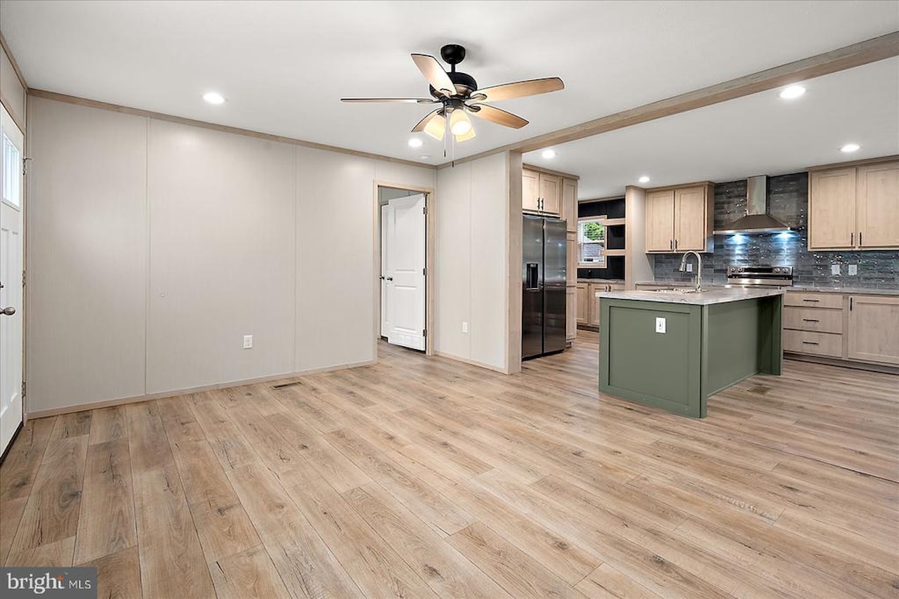  Real Estate for Sale - 10323 Henry Rd #24B in Berlin Photo 13
