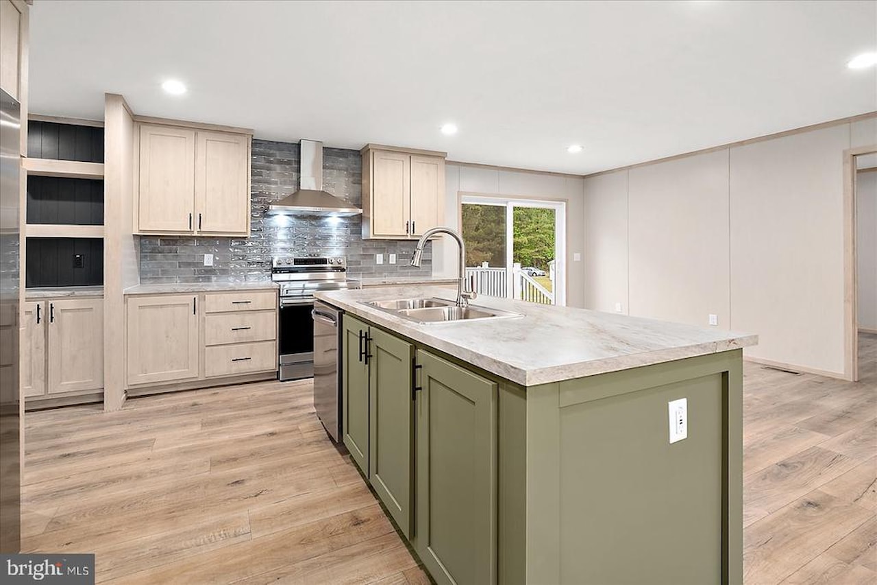  Real Estate for Sale - 10323 Henry Rd #24B in Berlin Photo 14