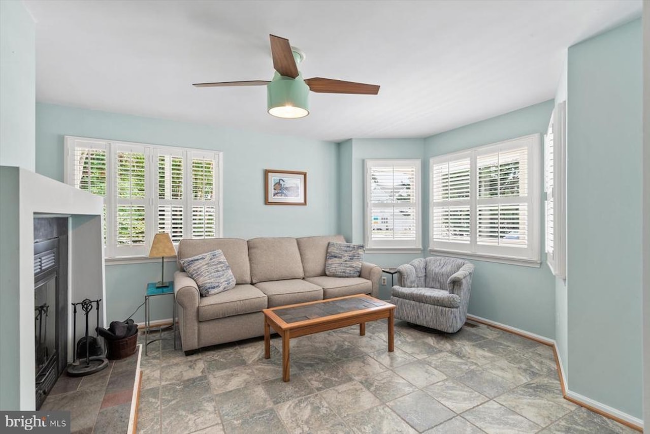 Garfield Station Real Estate for Sale - 422B Garfield Parkway in Bethany Beach Photo 6