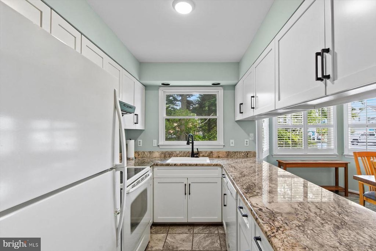 Garfield Station Real Estate for Sale - 422B Garfield Parkway in Bethany Beach Photo 14