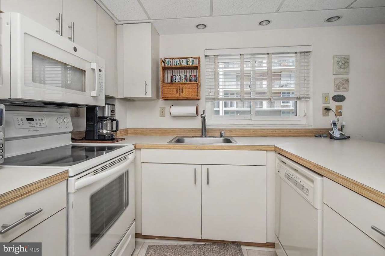 Waikiki Real Estate for Sale - 1 142nd St #A106 in Ocean City Photo 8