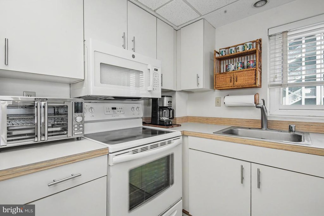 Waikiki Real Estate for Sale - 1 142nd St #A106 in Ocean City Photo 6