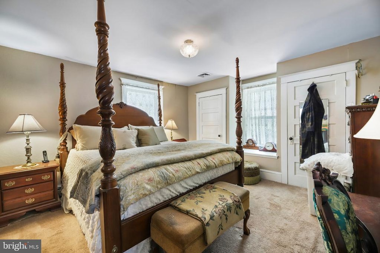  Real Estate for Sale - 207 Williams St in Berlin Photo 20