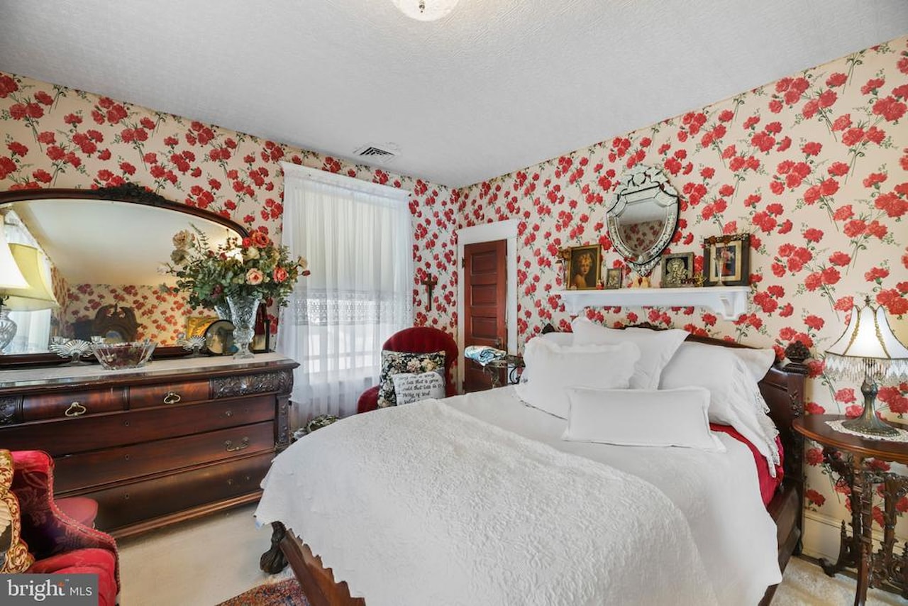  Real Estate for Sale - 207 Williams St in Berlin Photo 24
