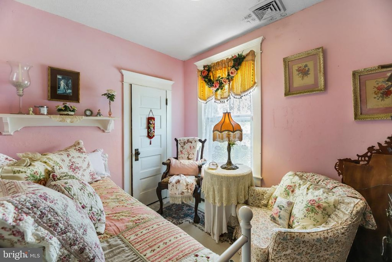  Real Estate for Sale - 207 Williams St in Berlin Photo 25